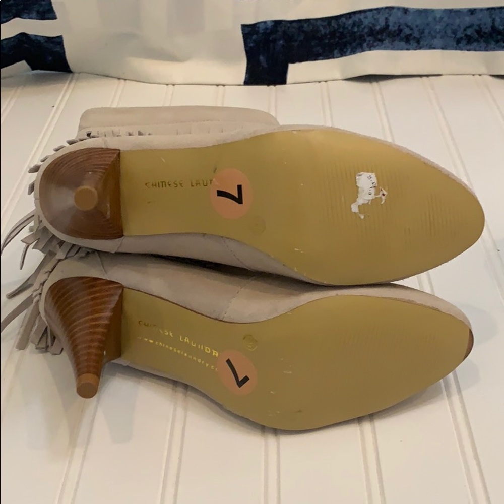Chinese Laundry Trendy Fringe Heeled Boots 7 - Picture 5 of 8